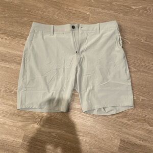 Vuori Men's Tan Flat Front Shorts